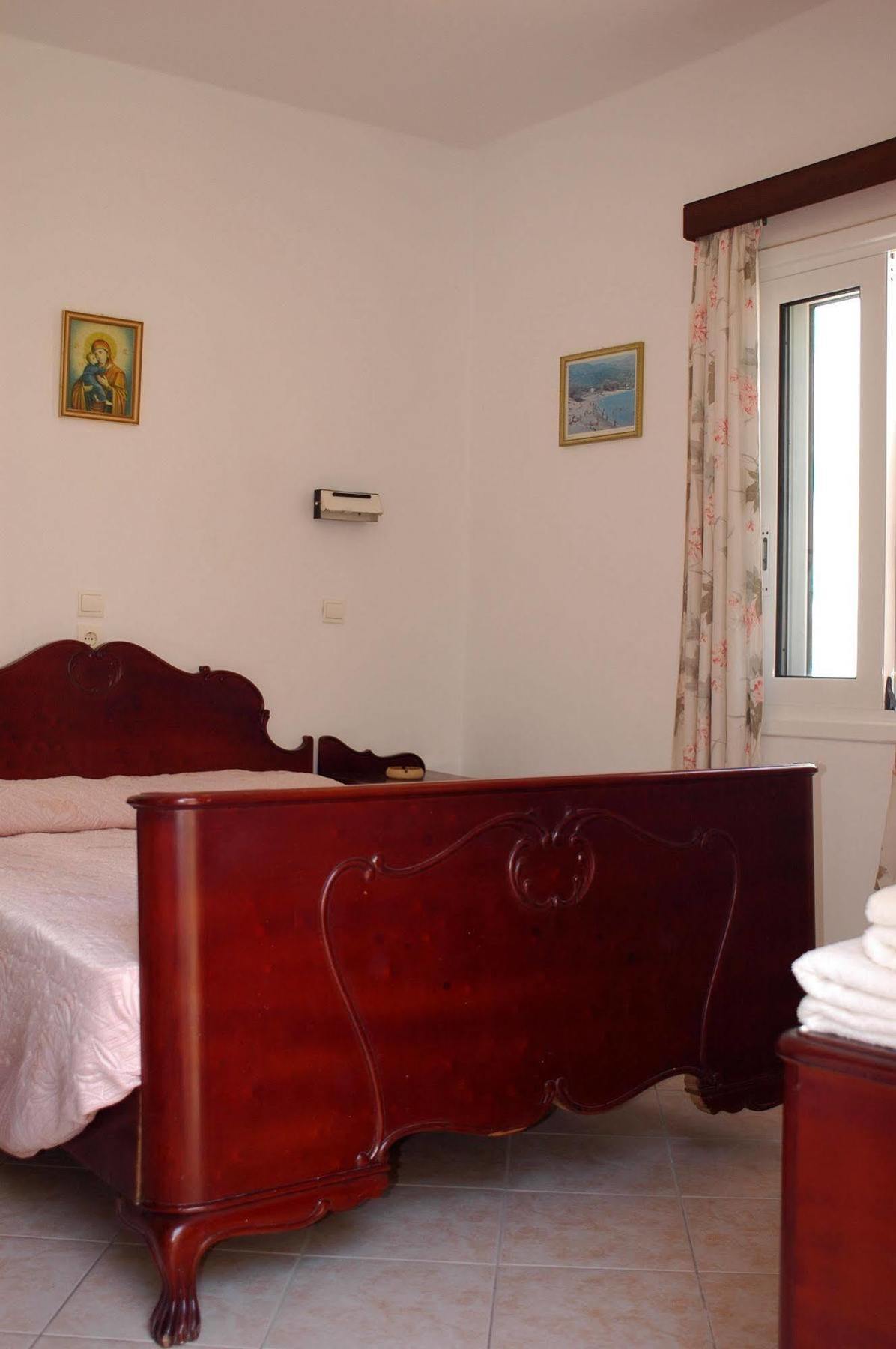 Avra Rooms Karpathos Ngoại thất bức ảnh